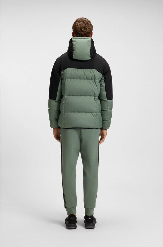 WATER-REPELLENT JACKET WITH DOWN FILLING AND DETACHABLE HOOD