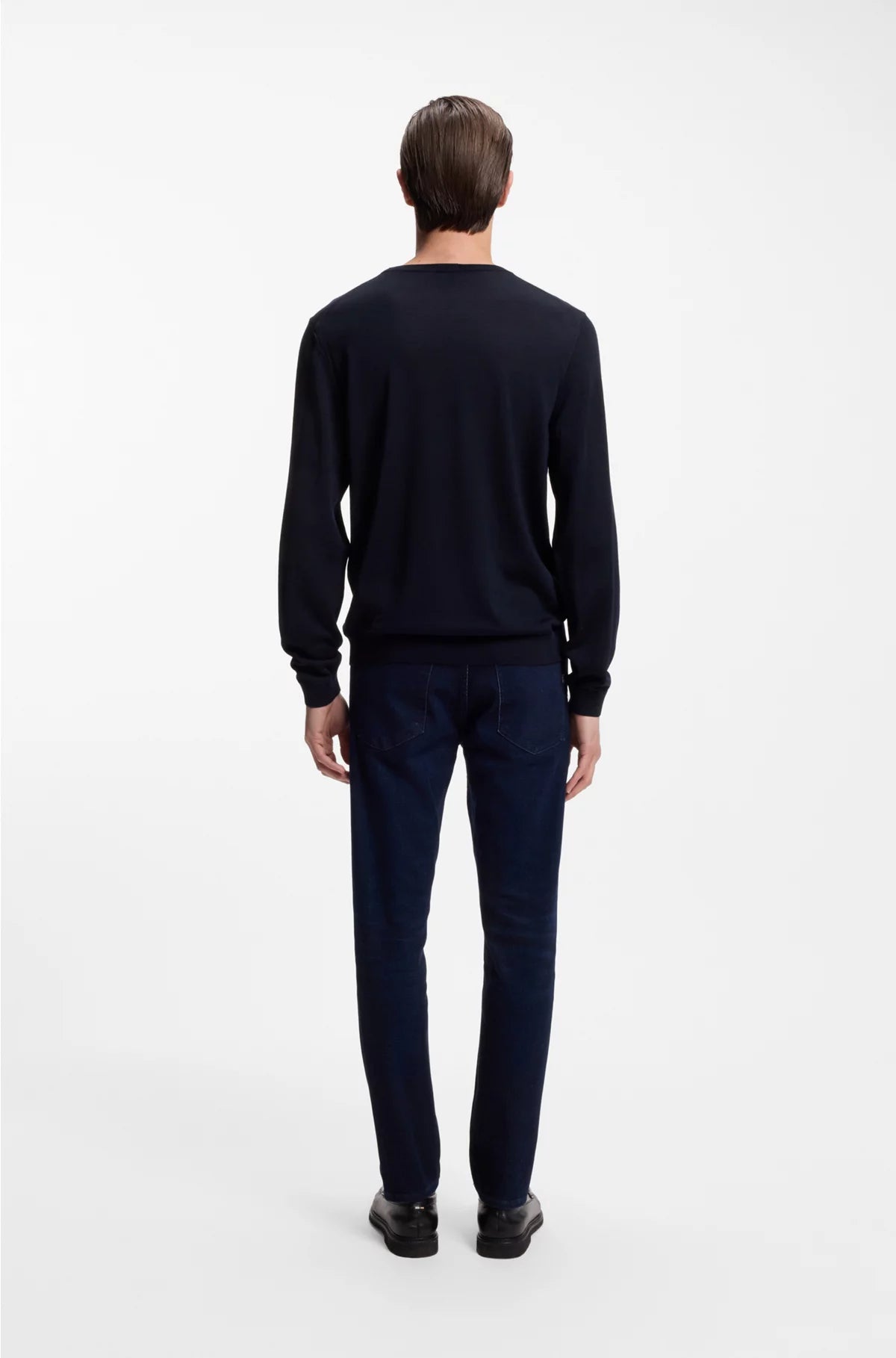 SLIM-FIT V-NECK SWEATER IN VIRGIN WOOL