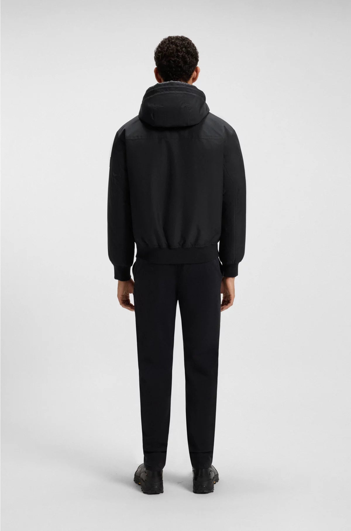 WATER-REPELLENT JACKET WITH CONTRASTING INSERT