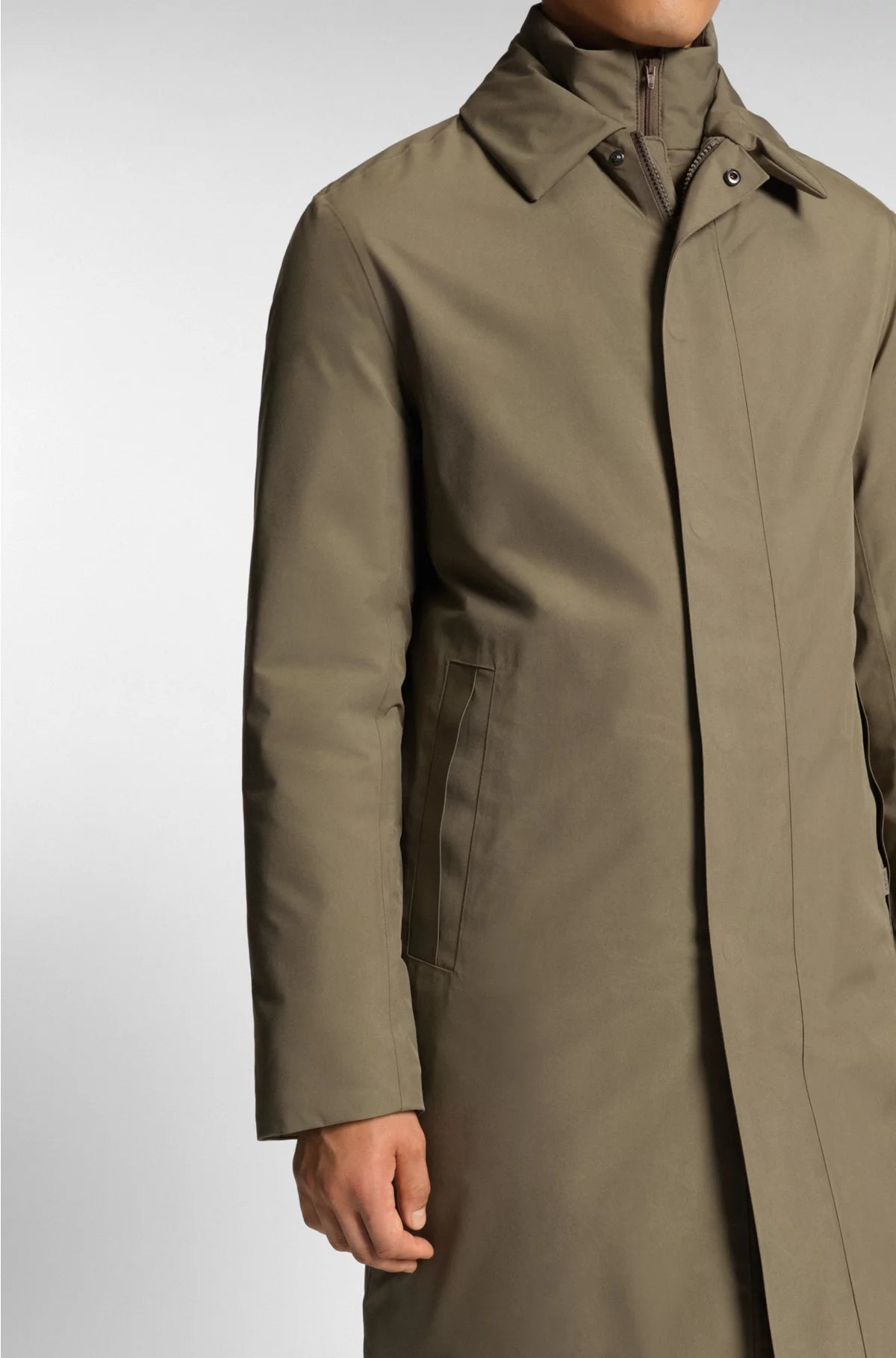 GORE-TEX? WATERPROOF COAT WITH DETACHABLE BIB