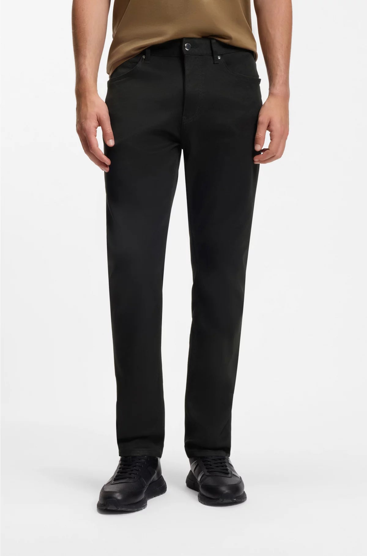 TAPERED-FIT JEANS IN BLACK STRETCH DENIM
