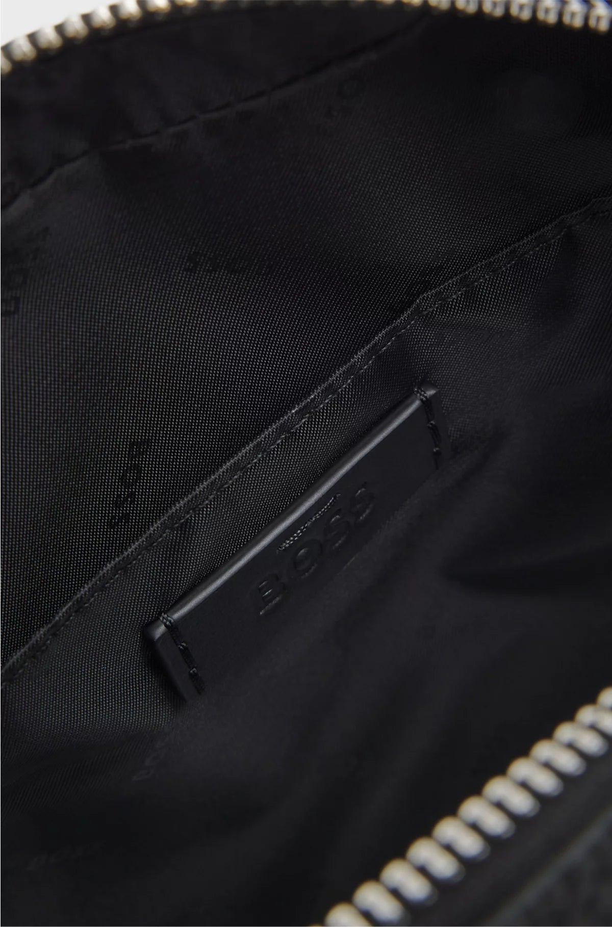 REPORTER BAG IN PLAIN AND TEXTURED LEATHER